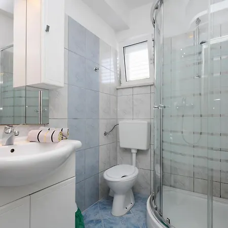 Apartment By The Sea Brela, Makarska - 18356
