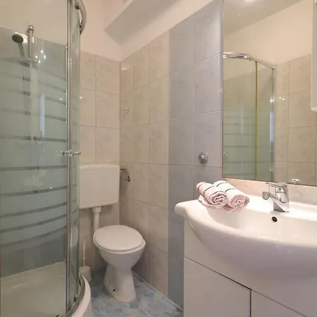 By The Sea Brela, Makarska - 18356 Apartment