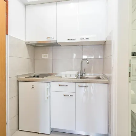 By The Sea Brela, Makarska - 18356 Apartment *