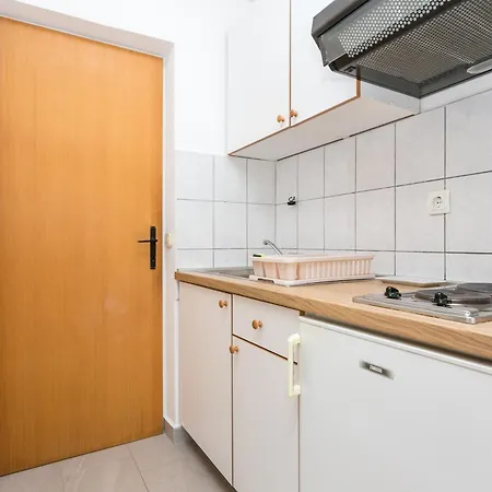 By The Sea Brela, Makarska - 18356 Apartment *