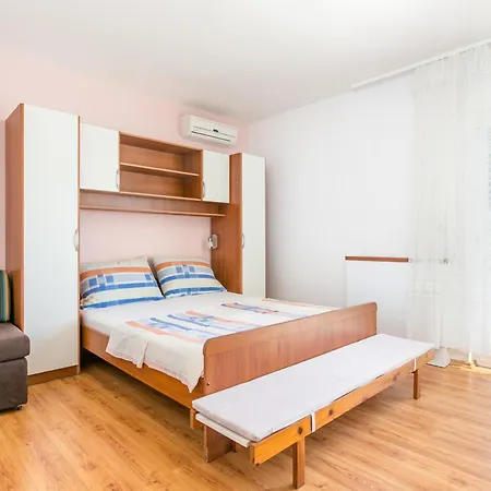 By The Sea Brela, Makarska - 18356 Apartment *