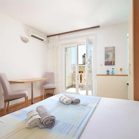 Apartment By The Sea Brela, Makarska - 18356