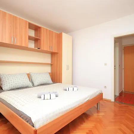 Apartment By The Sea Brela, Makarska - 18356