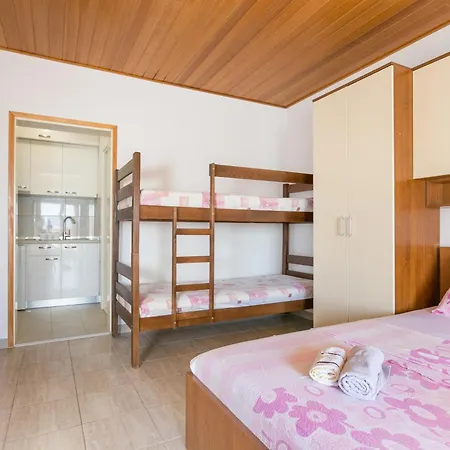 Apartment By The Sea Brela, Makarska - 18356